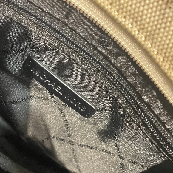 Michael Kors Mirella small top zip crossbody bag in canvas 👝 - Picture 6 of 7